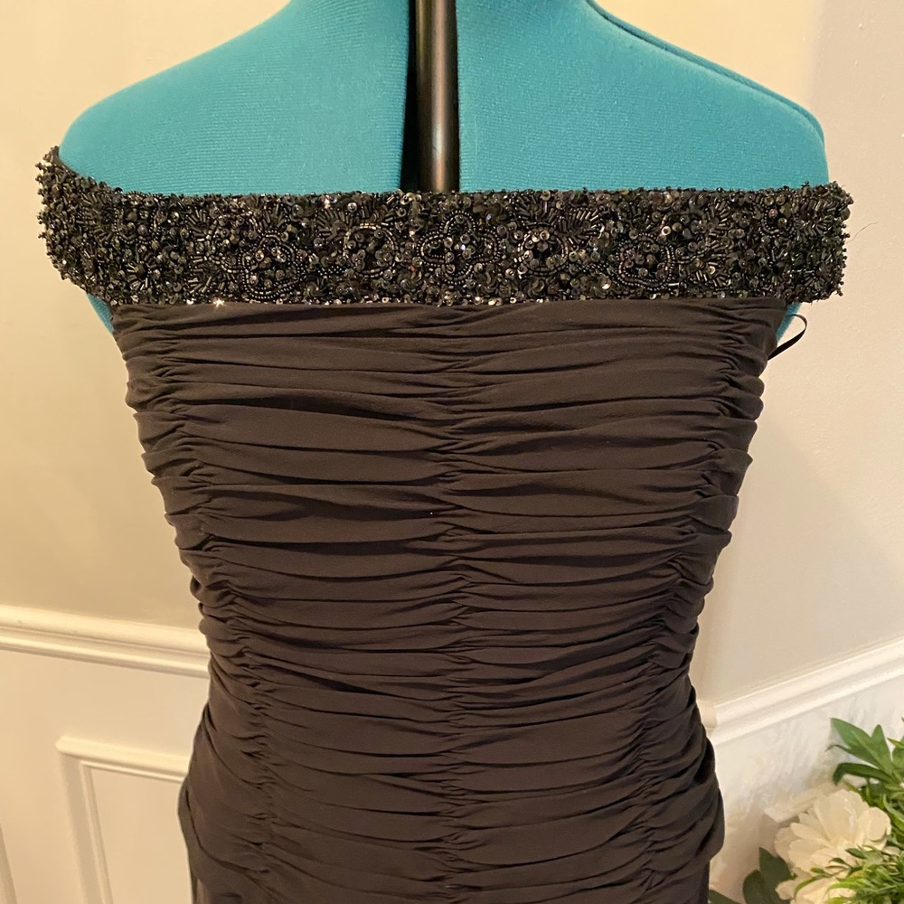 Escada Couture long silk/bead gown. - Picture 3 of 8